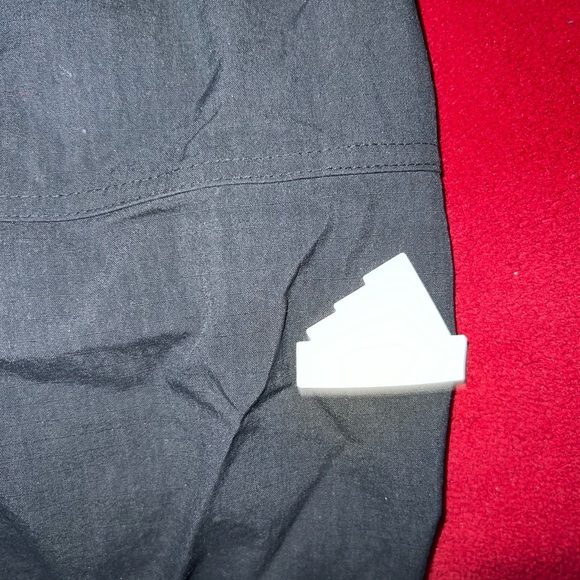 Women’s Medium Adidas Cargo Pants - Picture 5 of 16
